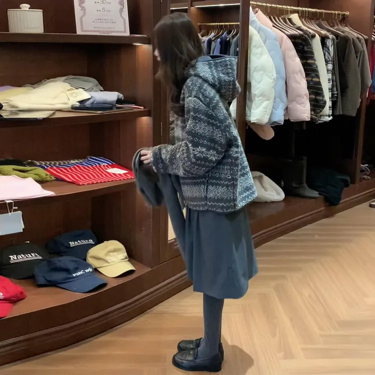 冬季加绒加厚羊羔毛外套女秋冬穿搭巨好看的连帽摇粒绒费尔岛上衣