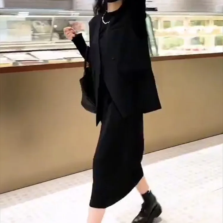 大码2025休闲时尚洋气套装宽松遮肉显瘦长款连衣裙西服马甲两件套