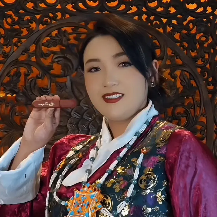雪森羚特色不沾杯唇釉口红