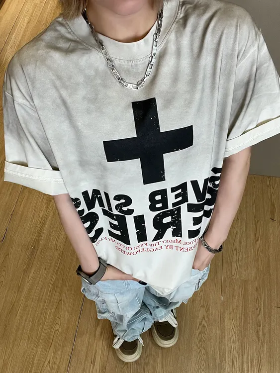 【回血】美式设计感小领口hiphop小众T恤短袖水洗渐变晕染字母ins男