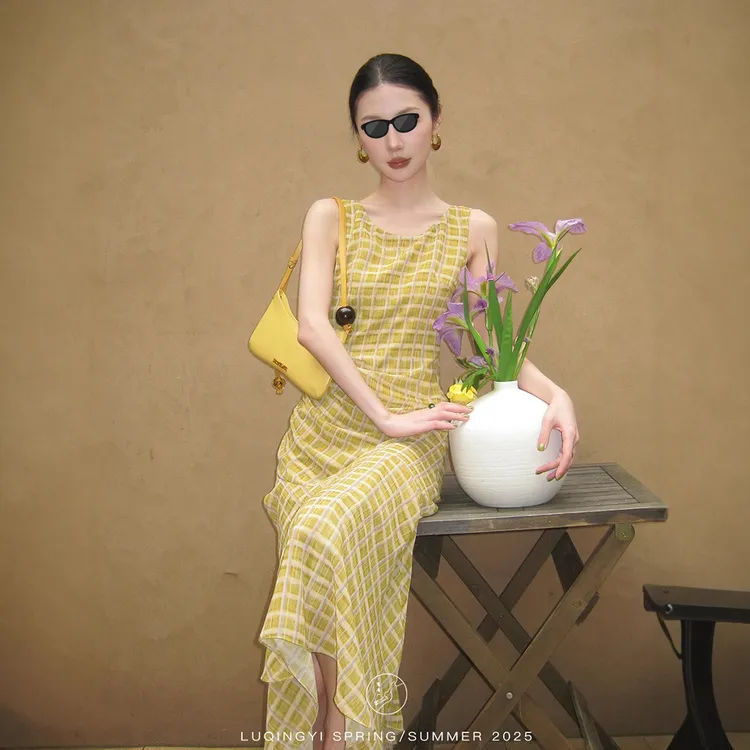 2025新款鹭青【叶轻舟】复古格纹无袖连衣裙女夏季雪纺印花背心长裙