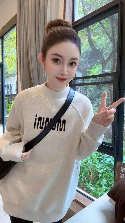 豆子优选-秋冬新款百搭时尚字母印花简约款卫衣DZ96297