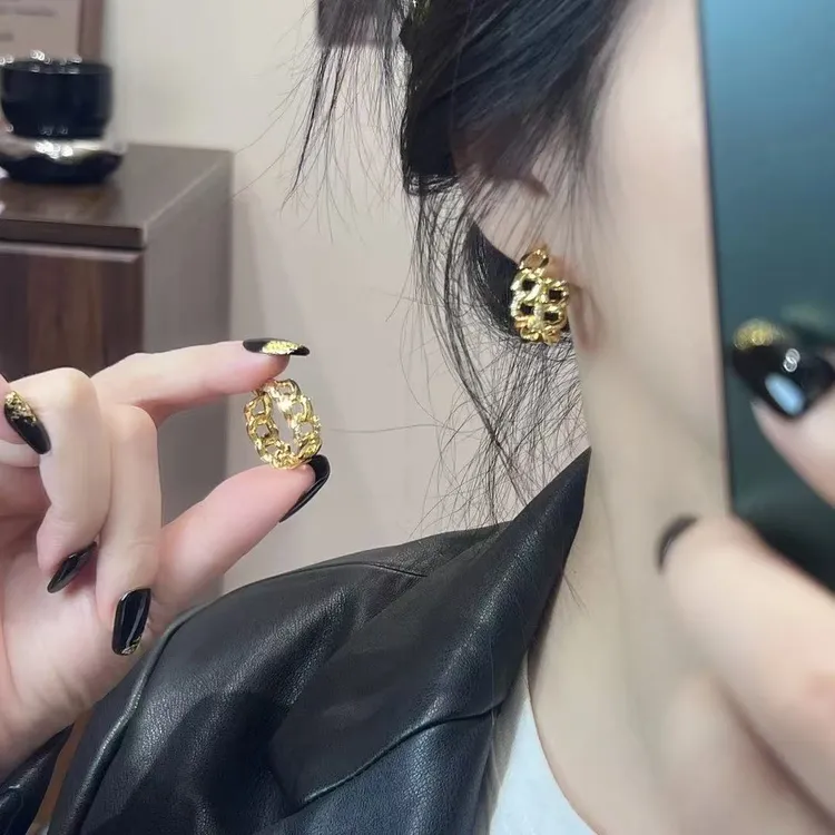 轻奢高级金色微镶耳圈百搭耳环饰品小众设计高级感时尚气质耳饰