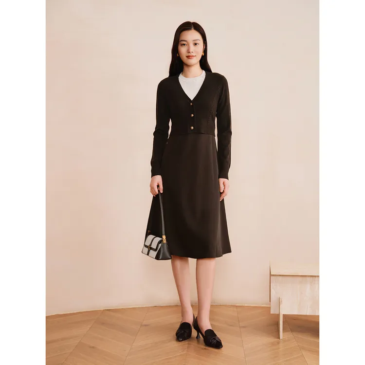 YINER音儿专选2025春季新款雅丹风假两件羊毛连衣裙8C65106986