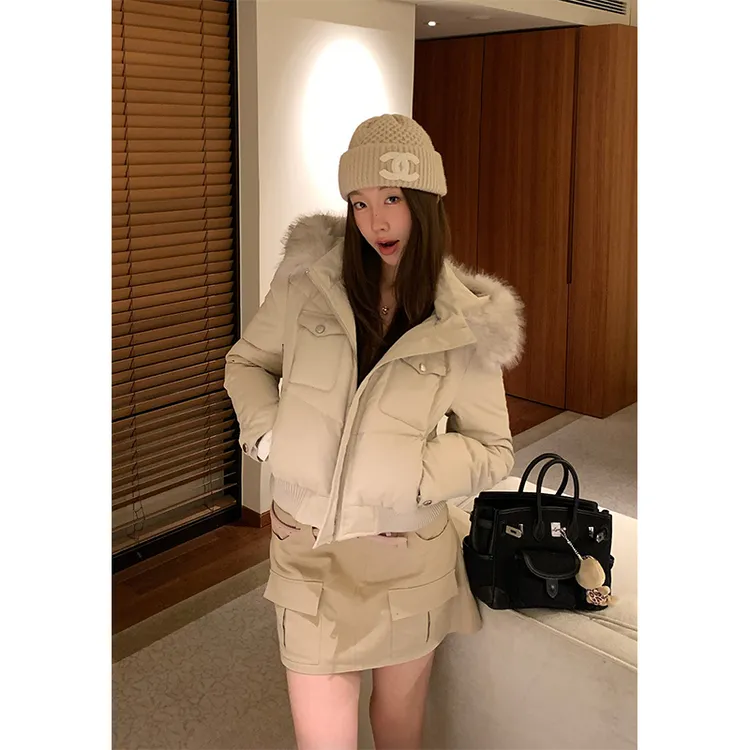 2025冬季可拆卸双色毛领连帽厚款短夹克棉服外套女时尚英伦风上衣