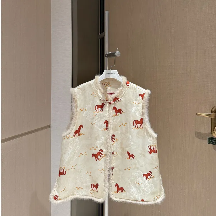 YUYU WANG【踏花行马】棉马甲RB2SDRF3390