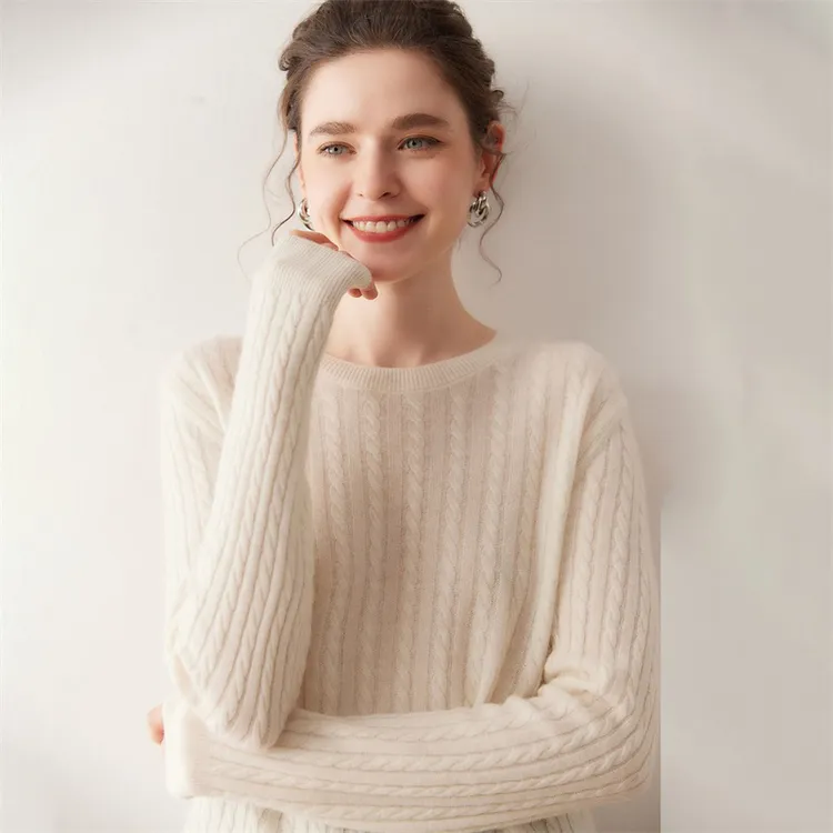 25099慵懒风绞花纯针织衫女秋冬宽松加厚圆领软糯保暖套头毛衣