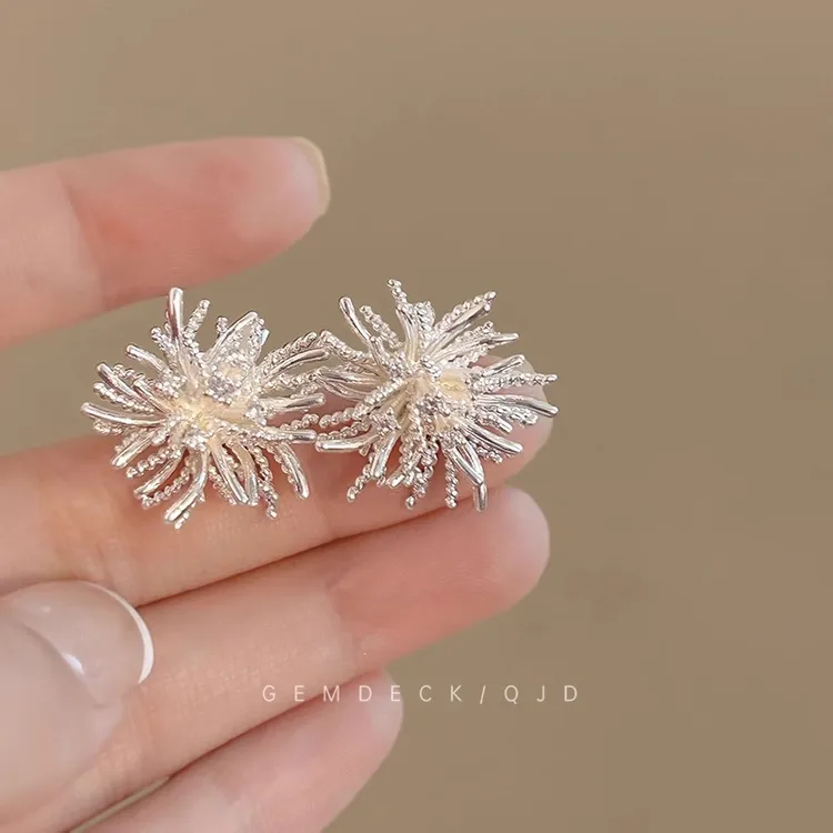 铜合金耳饰 夸张烟花锆石耳钉小众设计秋冬氛围感耳环高级感耳饰