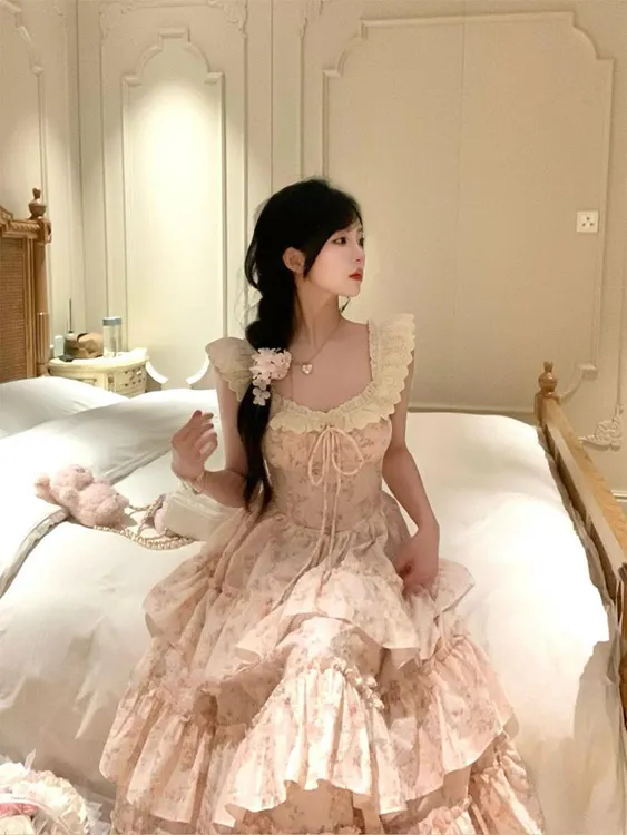 法式收腰碎花蓬蓬裙碎花吊带蛋糕裙甜美温柔公主纯欲纯欲慵懒风