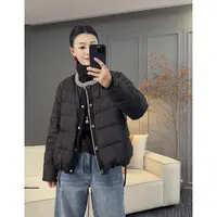 8139太谷拼接圆领宽松型女保暖厚款针织扣子大气显瘦圆领羽绒服