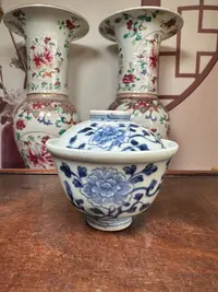 陶瓷工艺品青花花卉盖碗