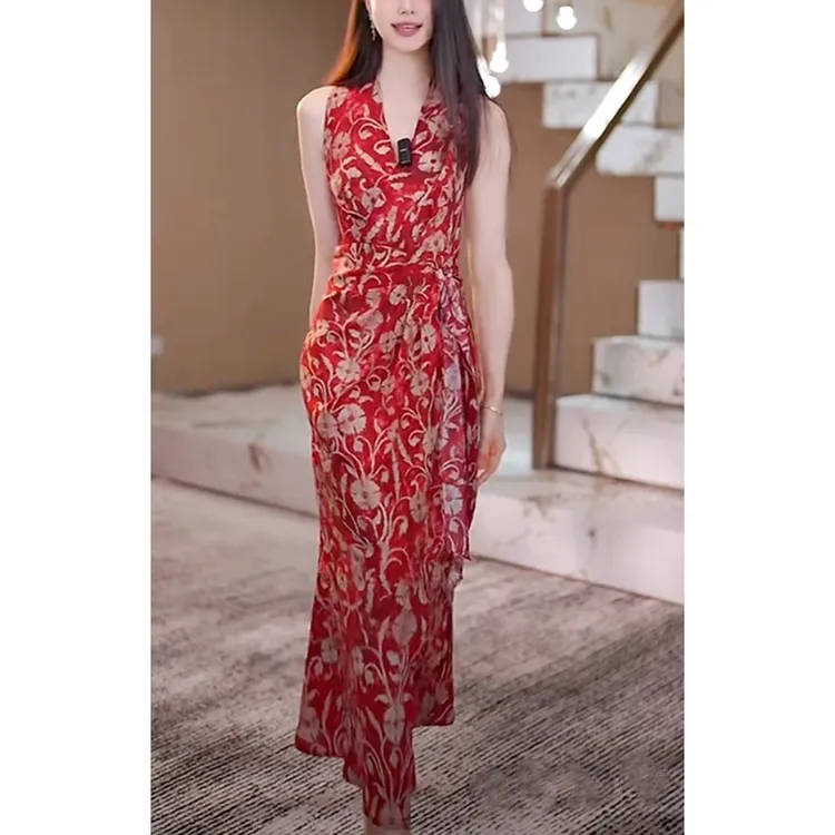 老钱风红色无袖连衣裙2025新款海边度假风夏季多巴胺飘逸长裙