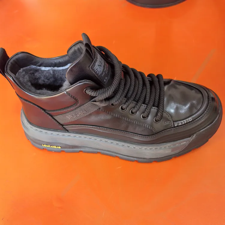 冬季运动风松紧带加绒舒适工装鞋防滑棉鞋鞋子圆头