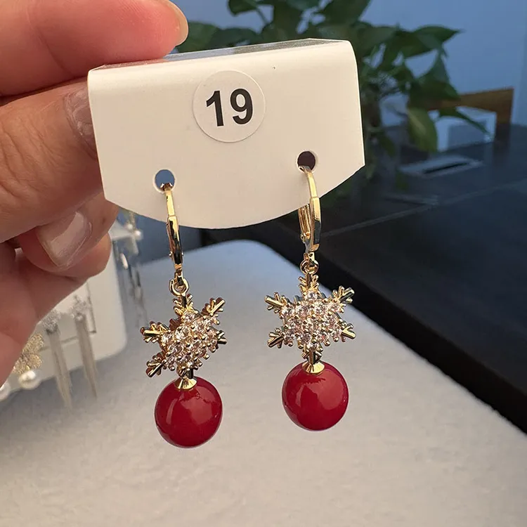 铜合金仿珍珠耳饰 国风耳坠精致个性红色雪花红珠耳环