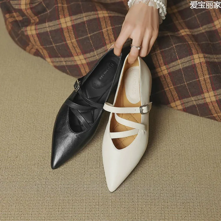 巨好看~气质米白色真皮牛皮单鞋女一字带低跟不底尖头百搭女40码