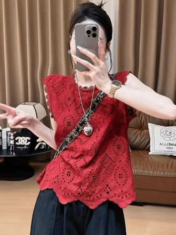 夏季新款韩系绣花蕾丝上衣镂空无袖小衫设计感宽松休闲欧美风衬衫