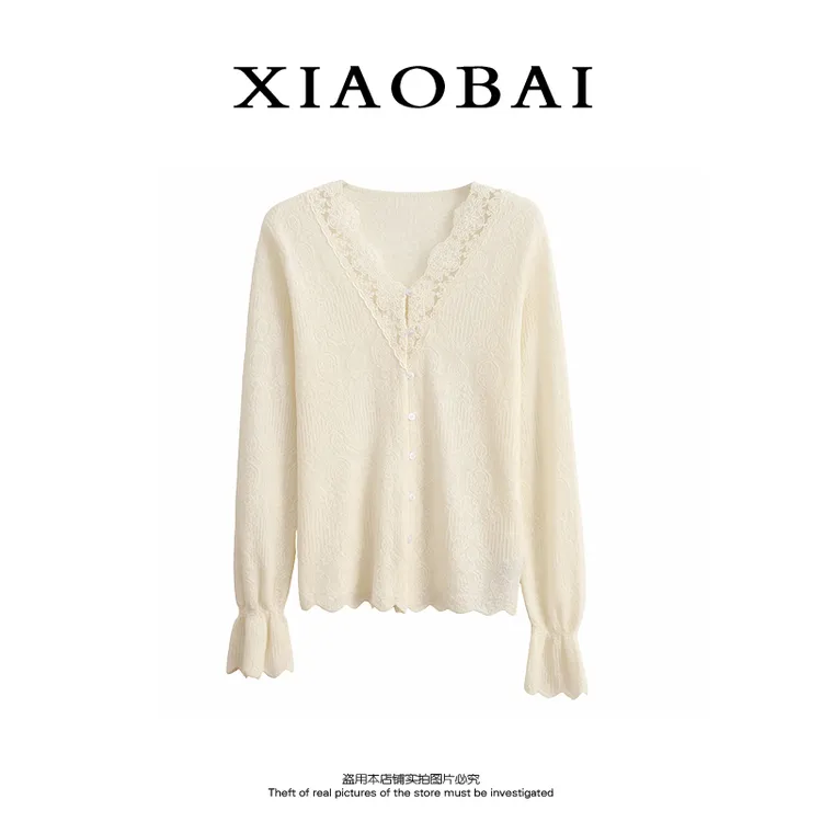 XIAOBAI秋季纯色长袖毛针织衫宽松型女装V领上衣