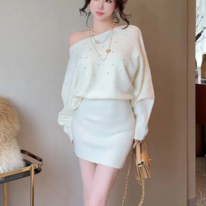 小雨姐姐秋款星闪流萤复古重工带钻斜肩针织连衣裙女