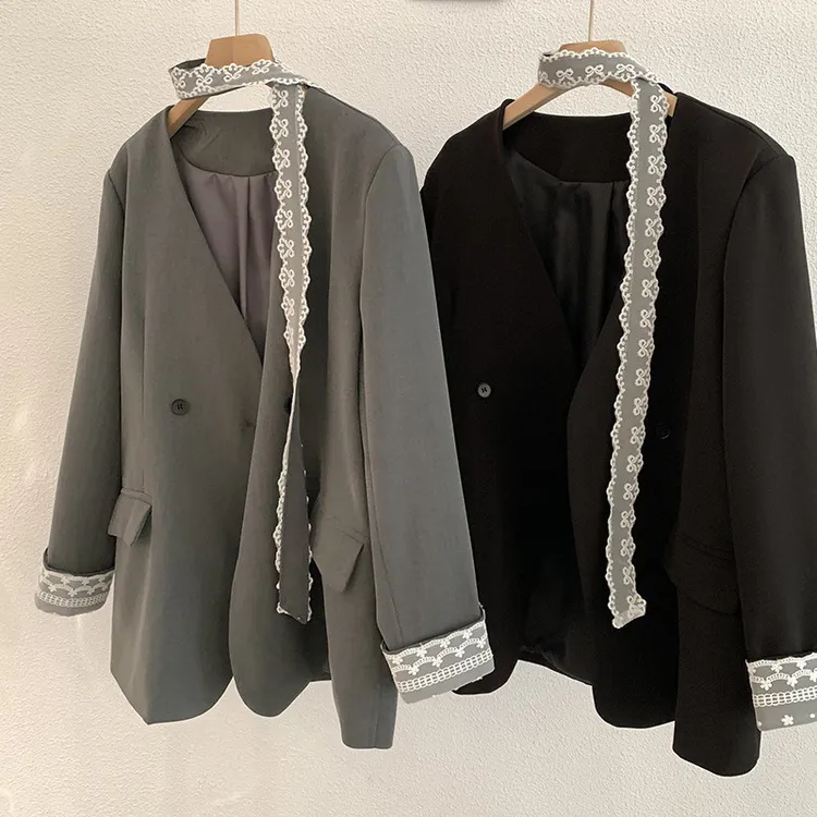V领拼接蕾丝花边长袖宽松中长款西装外套上衣春季时尚洋气欧若风