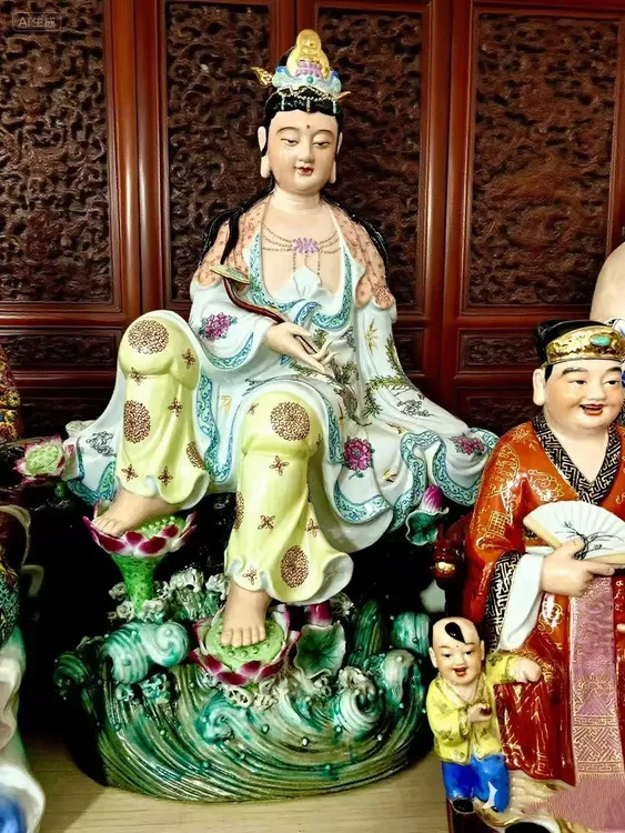 精品如意观世音菩萨景德镇雕塑瓷坐岩自在观音家用吉祥纳福摆件