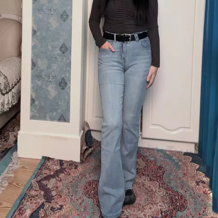 6666高腰时尚百搭弹力显瘦秋季女士冰蓝色微喇牛仔裤包邮