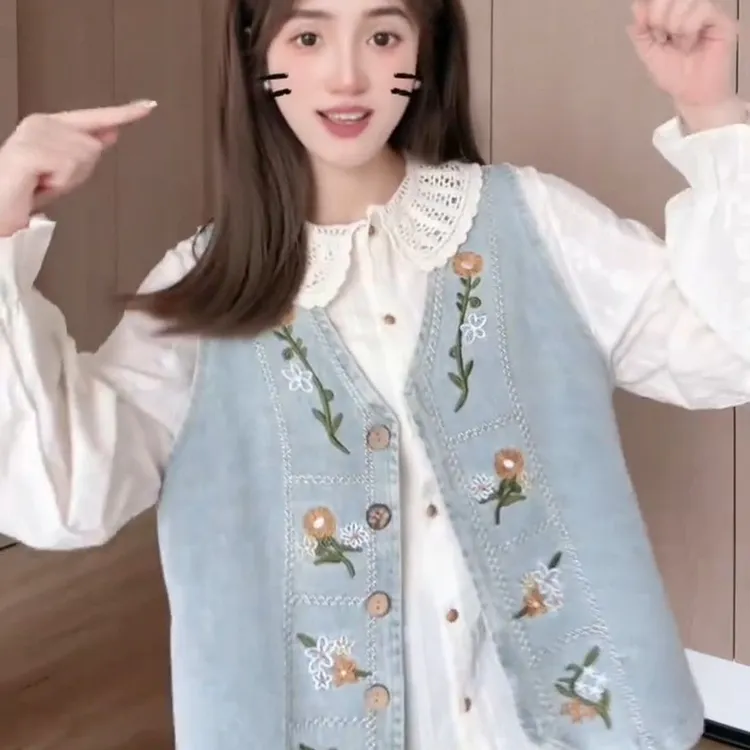 2025夏季新款森系复古设计感宽松叠穿坎肩花朵刺绣牛仔马甲外套女