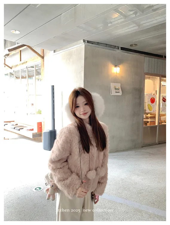 韩系甜美风洋气毛球皮毛一体短外套女秋冬新款小个子毛毛上衣