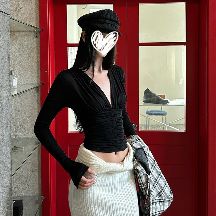 高级感气质V领内搭长袖T恤女秋冬辣妹收腰显瘦褶皱黑色打底衫上衣