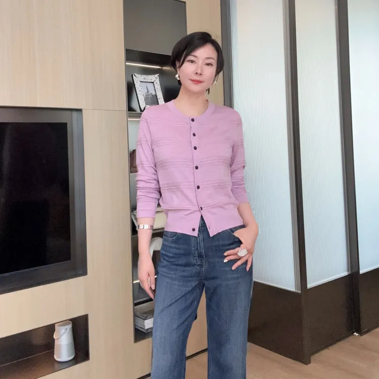 精纺羊毛气质百搭设计感针织开衫X319