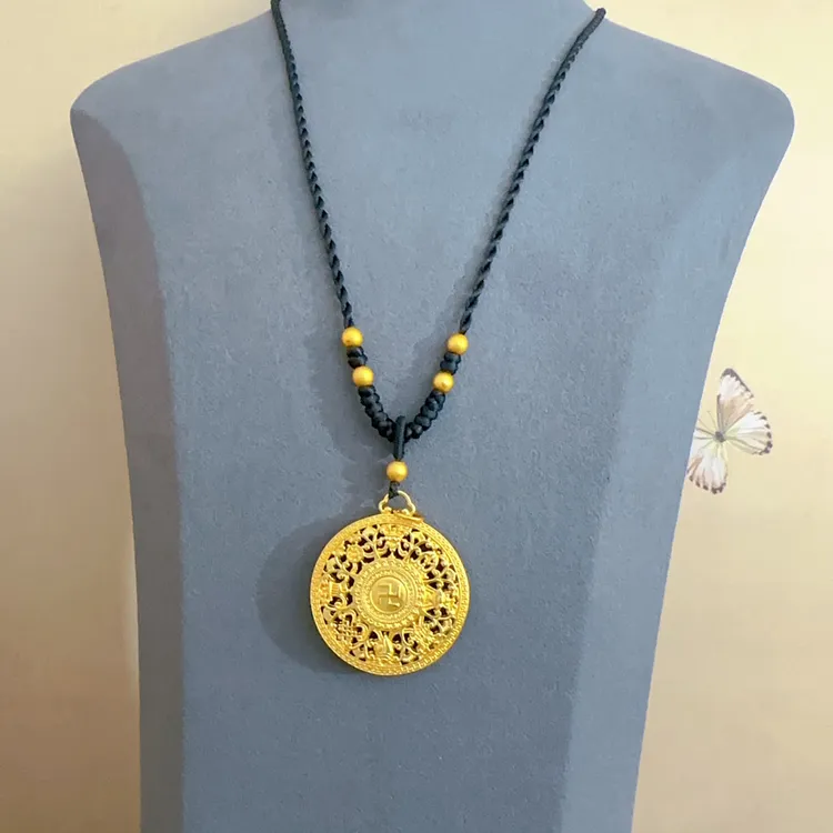 铜合金布艺吊坠 哑光万福罗盘编绳款吊坠