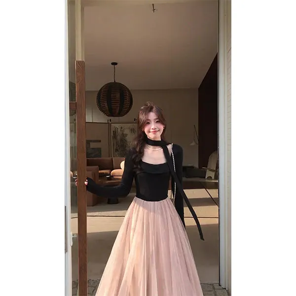 法式长袖拼接连衣裙子女2025早秋季新款富家千金特别漂亮掐腰长裙