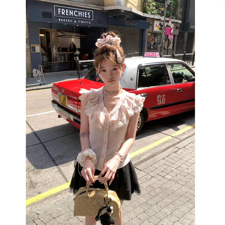 2025夏季新款法式甜美温柔风纯色V领荷叶边衬衫上衣搭高腰半身裙