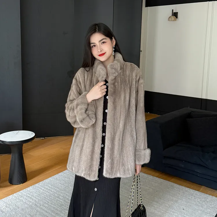 【伊兰佳人】全抽刀进口丹麦天鹅绒短二小母貂中长立领外套大衣