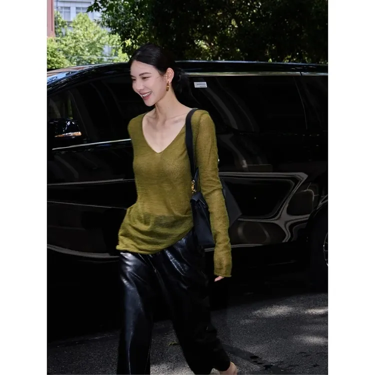 复古绿色V领长袖亲肤柔软针织衫女早秋微透辣妹修身显瘦气质上衣
