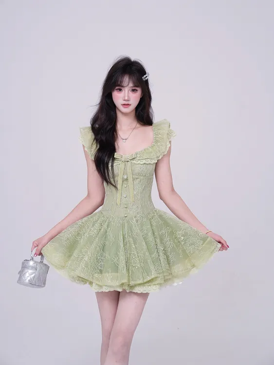 越韩小鱼 绿野仙踪 森系少女蕾丝边亮片绿色连衣裙收腰显瘦蓬蓬裙