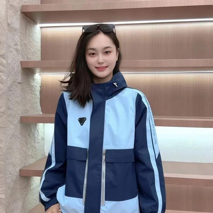 【芮娜】秋季新款拼接连帽外套-9628