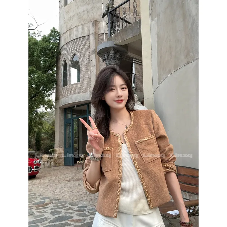 林子秋 【冬日摩卡】植绒咖色短款小香风外套