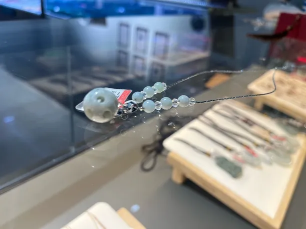 石头银饰相结合，新中式潮流