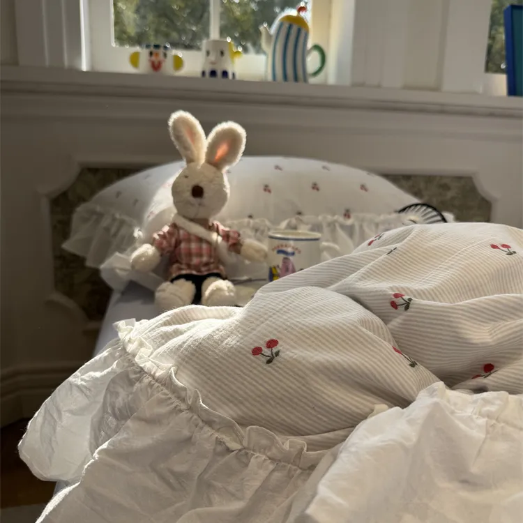 易安阁花边水洗棉提花小樱桃蓝四件套纯棉1.5m1.8米公寓三件套