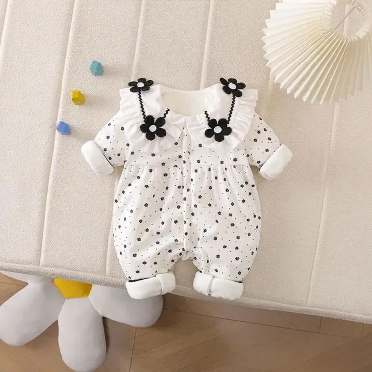 新生婴儿冬季夹棉加绒女宝宝连体衣外出服薄棉哈衣洋气冬款