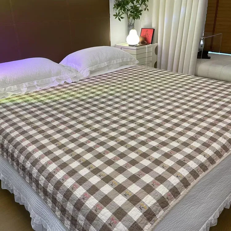 谷雨樱桃150*200斜纹棉绗缝夹棉床盖可铺可盖