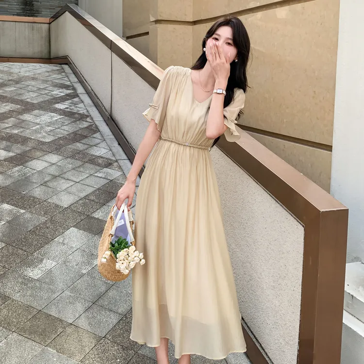 新中式风连衣裙女夏季新款V领收腰显瘦天丝复古盘扣中长款裙子