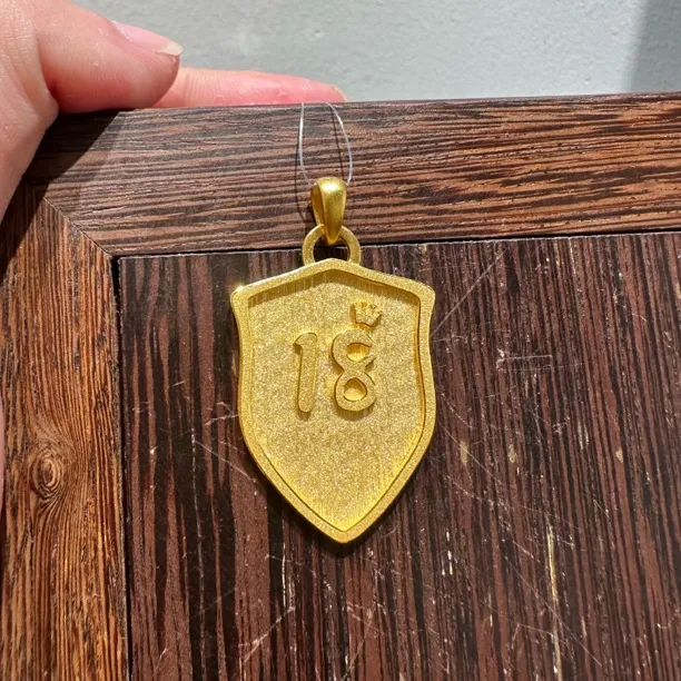 足金999古法盾牌18岁盾牌成人礼毕业礼物吊坠