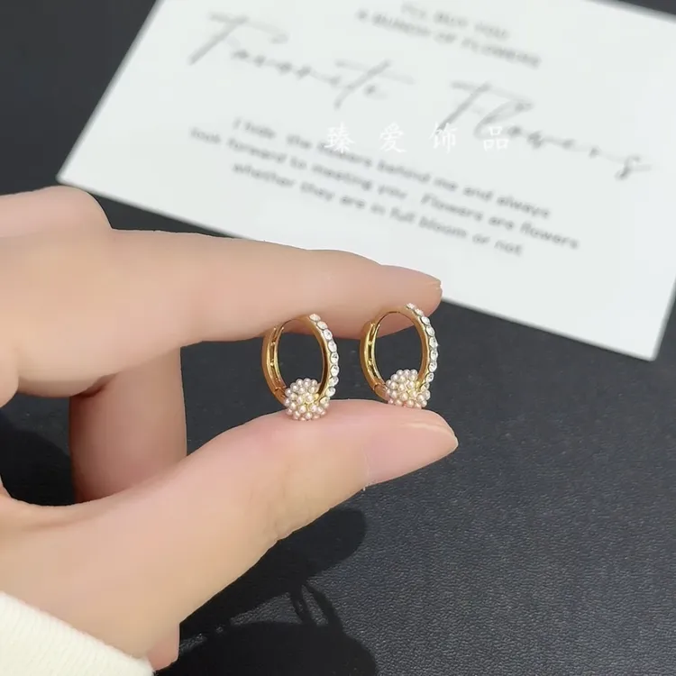 铜合金仿珍珠耳饰 简约原创设计几何耳环气质圈圈轻奢耳扣百搭