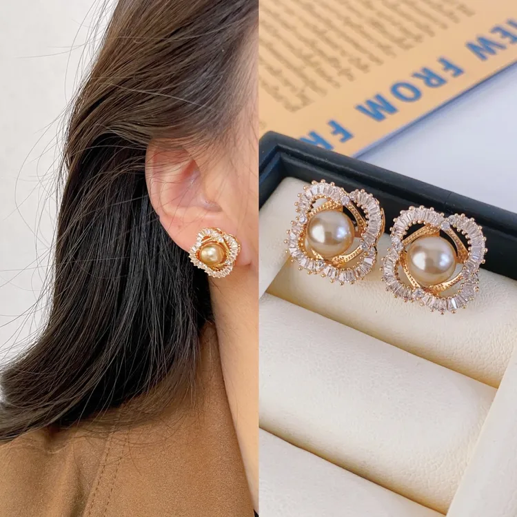 铜合金耳饰 女日韩法式白色金色简约灰色耳钉轻奢百搭饰品镶钻