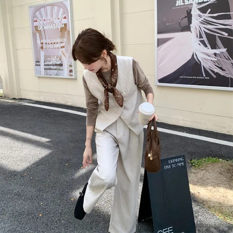 高智感老钱风丝巾马甲阔腿裤2025春秋新款复古松弛感ins风三件套