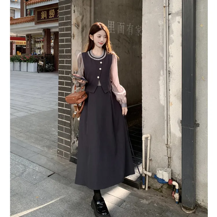 大码灰色高级感假两件连衣裙女春秋新款法式轻熟风洋气减龄A字裙
