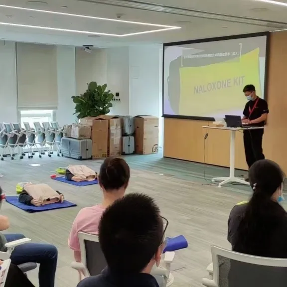 AHA美国心脏协会国际急救员8学时心肺复苏海姆立克急症