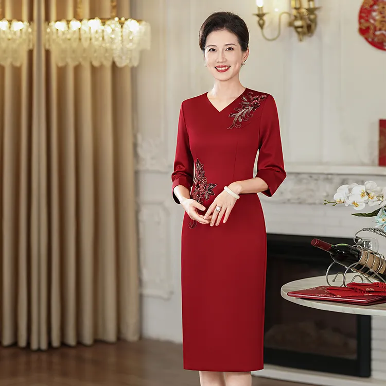 春秋高端手工刺绣喜婆婆婚宴礼服大码修身妈妈结婚年轻款中式礼服