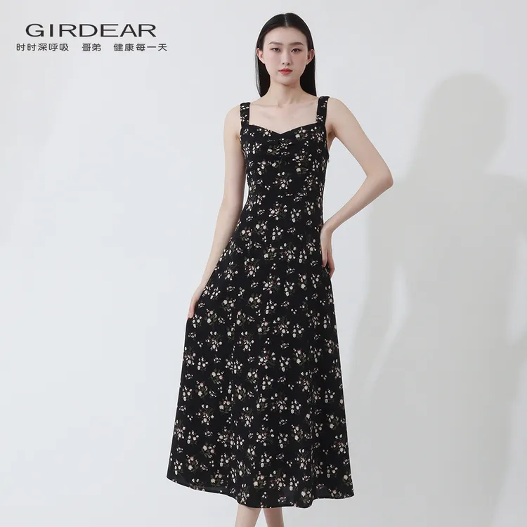 哥弟 品质女装2025夏季新款优雅气质收腰碎花吊带连衣裙女150028